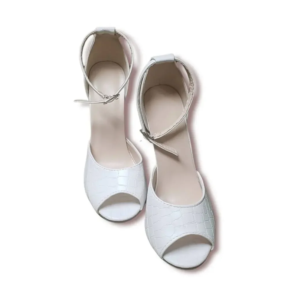 Stiletto Heel Buckle Buckle Peep Toe • White Women's High Heels • Like New